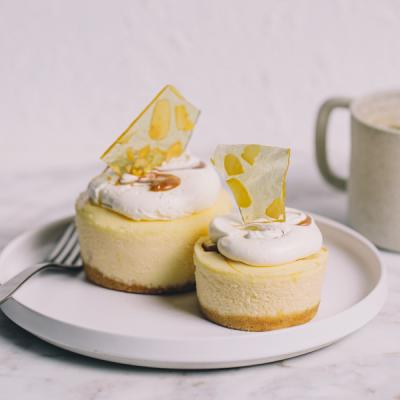 Caramel & Macadamia Cheesecake With Toffee