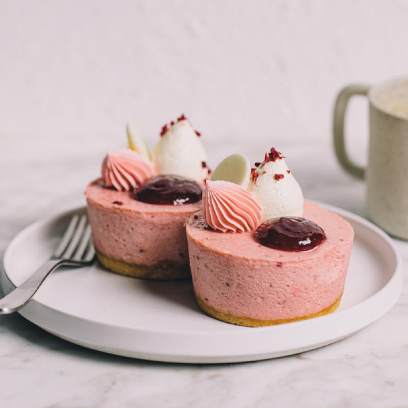 Strawberries & Cream Cheesecake 